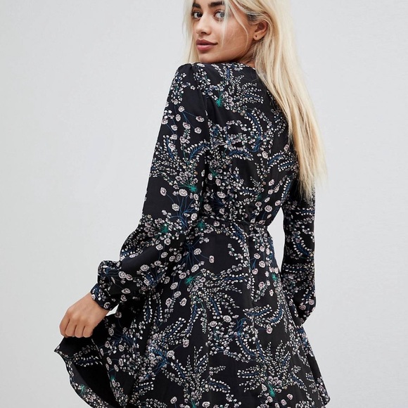 ASOS petite floral print dress - Picture 2 of 7